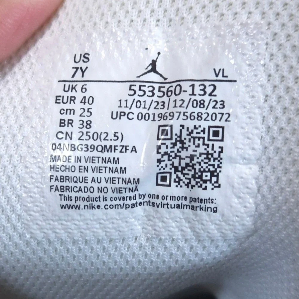 Nike Air Jordan 1 Low Panda GS Sneakers Youth 7Y Womens 8.5 White Black Shoes